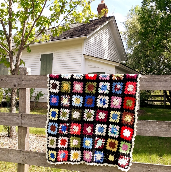 Vintage Granny Square Quilt - 36" x 50" Multicolor Baby or Lap Blanket - Picture 8 of 8
